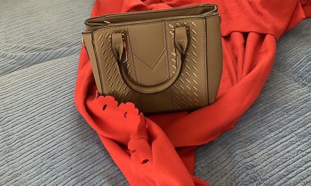 Идеальный цвет сумки: советы стилистов для гармоничного образа