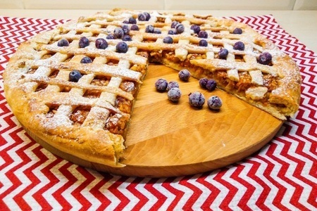 Нежный яблочный пирог: простой рецепт для уютного вечера