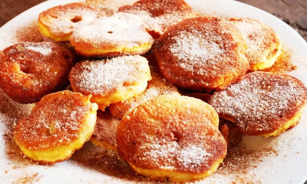 Яблочный десерт за 10 минут: простой рецепт для всей семьи