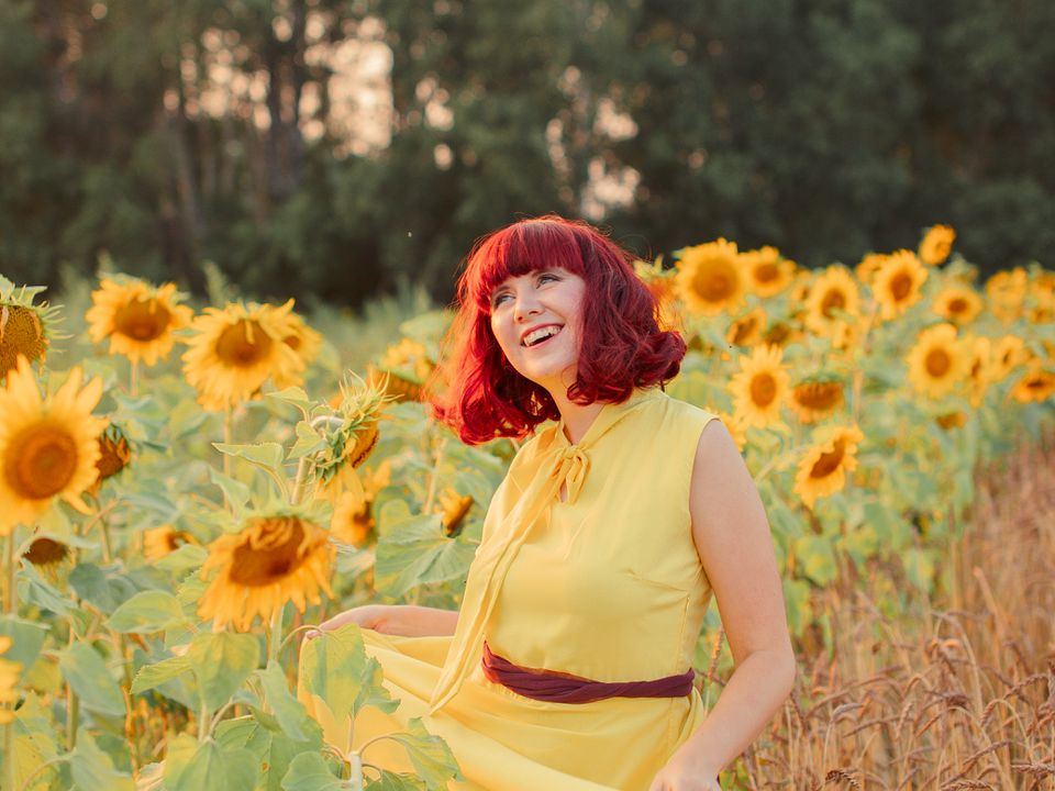 Омолаживающий цвет волос после 45: советы стилистов и удачные оттенки