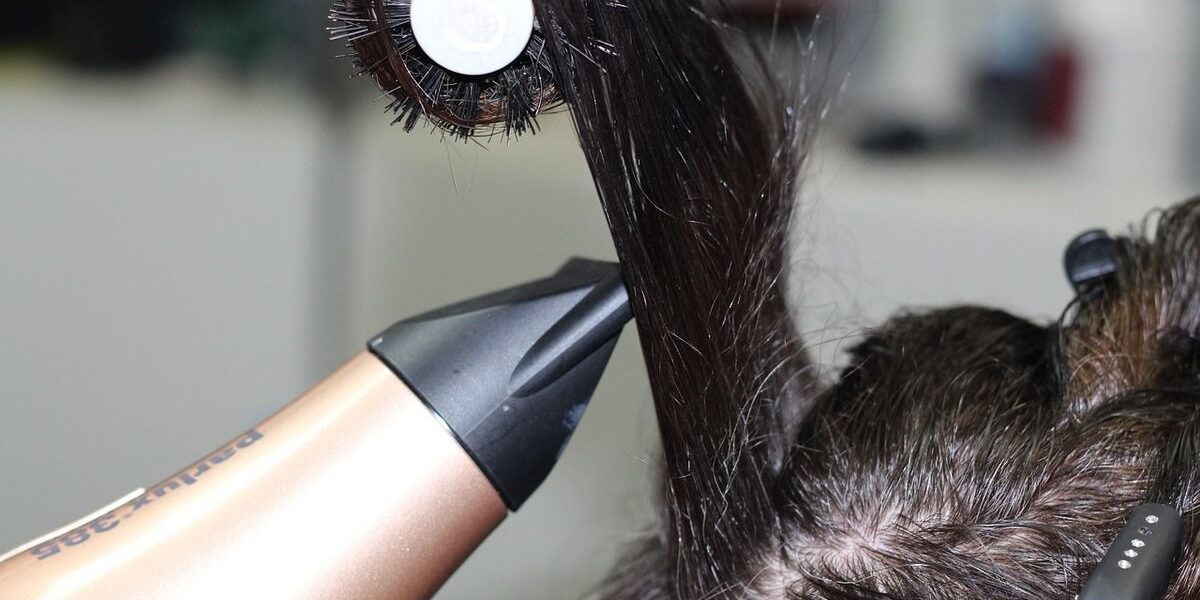 Можно ли стричь волосы в пост: советы и приметы для женщин