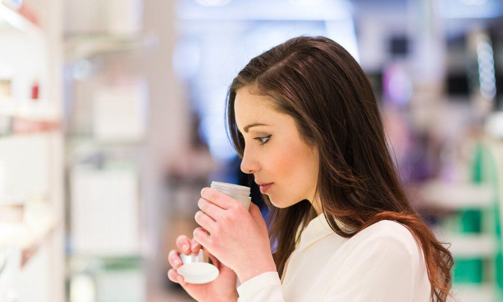 Ароматизаторы в косметике: польза и вред для красоты и здоровья