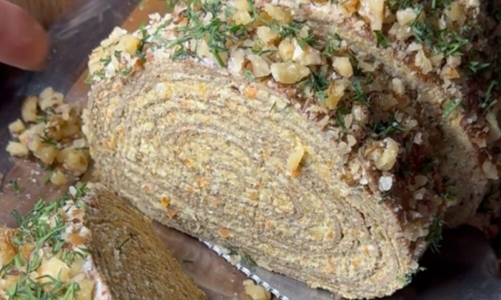 Печеночный рулет на Пасху: праздничный рецепт для вашей семьи