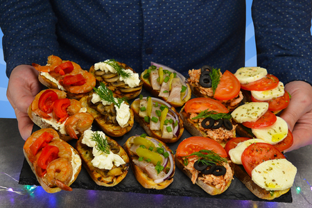 Праздничные бутерброды: рецепты для новогоднего стола