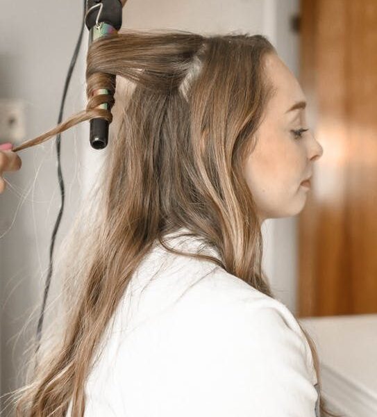 Красивые и легкие прически для женщин: идеи на каждый день