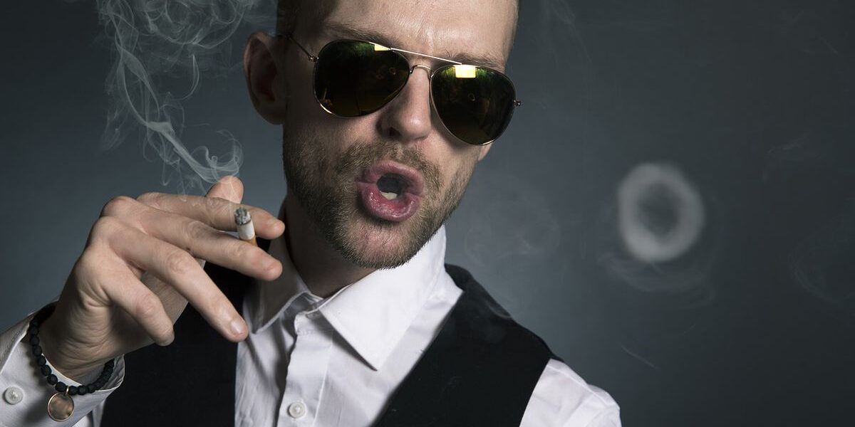 Как распознать нарцисса: признаки и особенности поведения