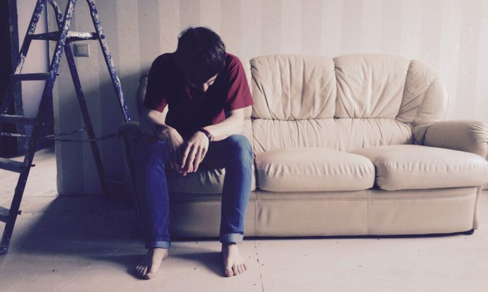 Признаки того, что мужчина отдаляется: психология отношений