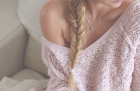 Болит спина при месячных: причины и что делать