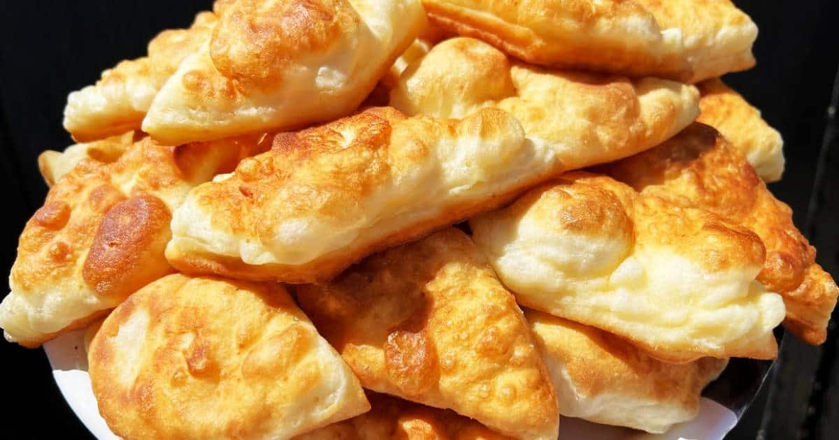 Нежные пирожки "Губки" на сковороде: простой рецепт, который покорит всех