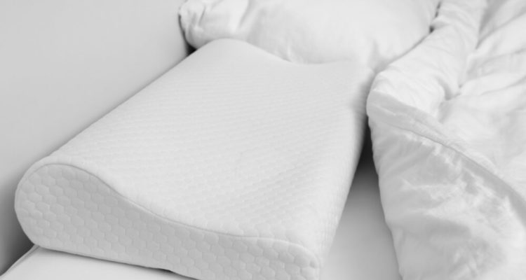 Подушка и здоровье: как сон может навредить женщине