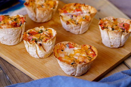 Рецепты закусок из лаваша: быстро и вкусно для женщин