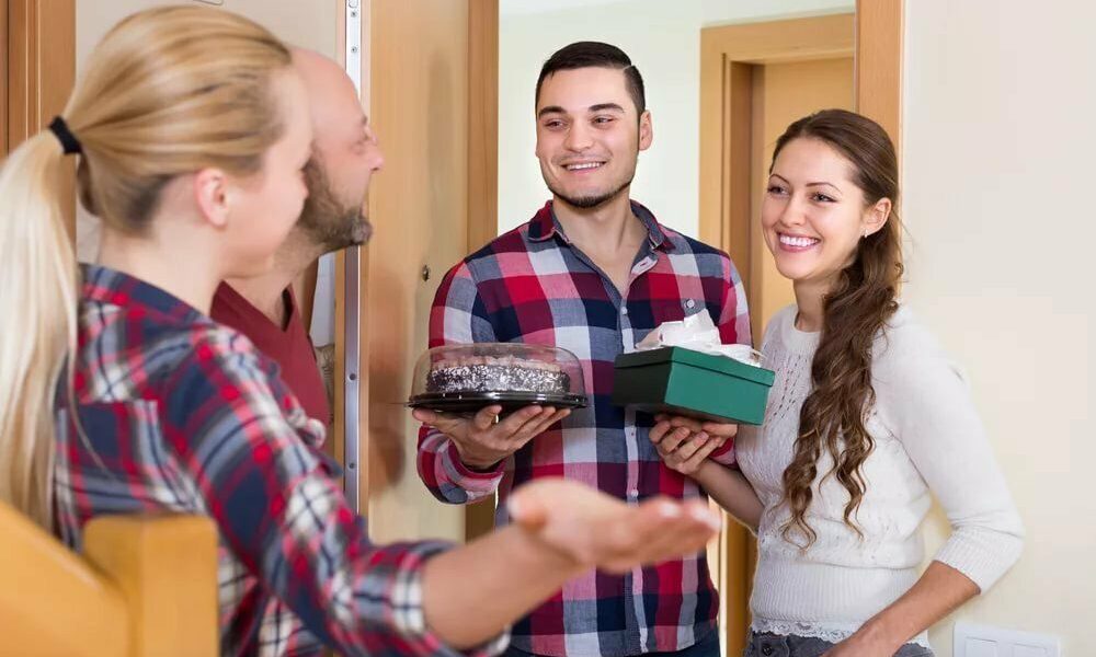 Как создать гармоничную атмосферу на празднике: кого лучше не звать в гости