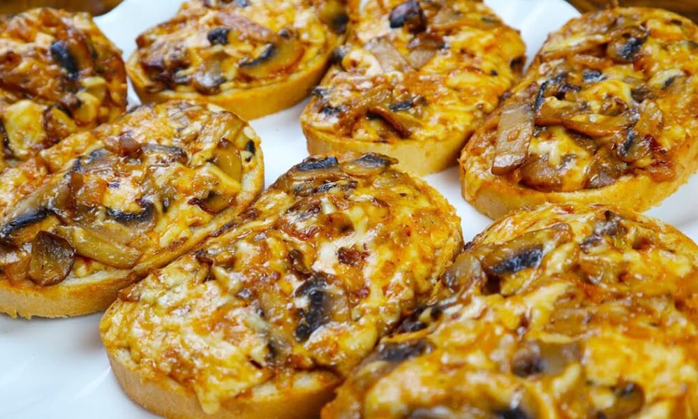 Вкусные горячие бутерброды: простой рецепт из 50-х, покоривший моего мужа