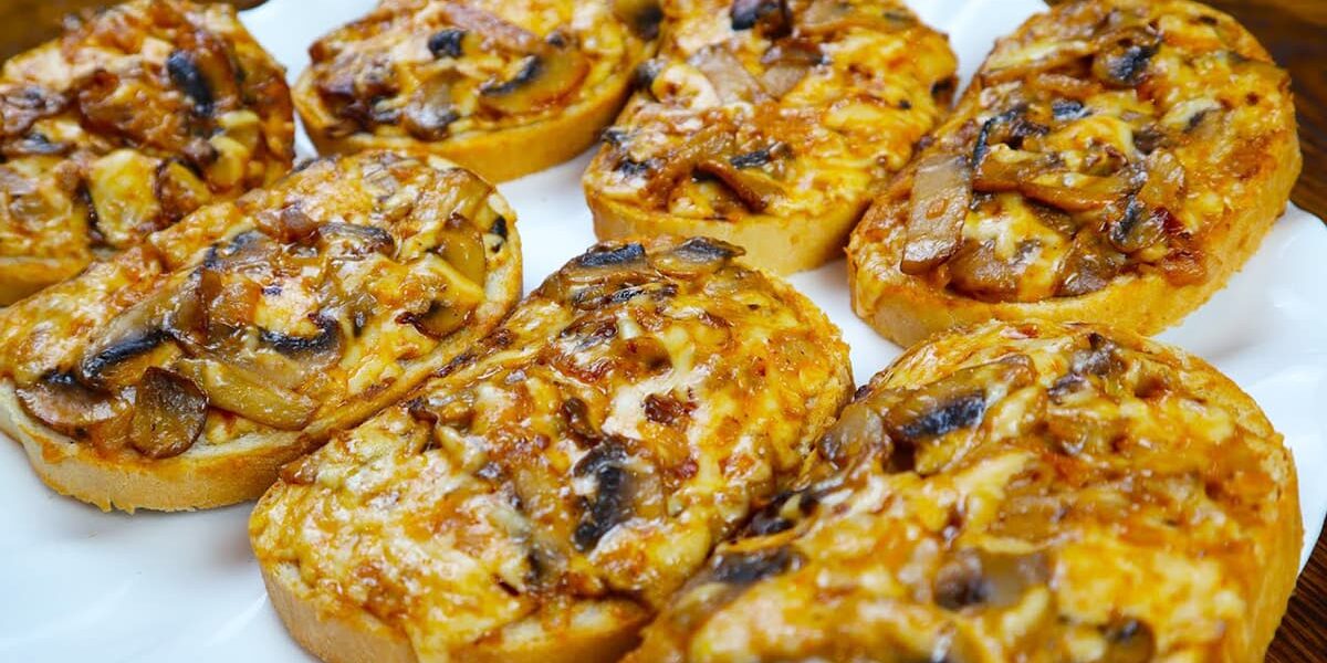 Вкусные горячие бутерброды: простой рецепт из 50-х, покоривший моего мужа