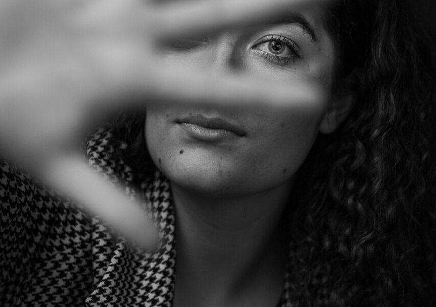 Газлайтинг: как распознать манипуляции и защитить себя