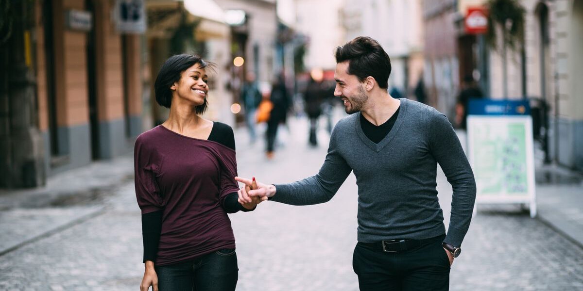Флирт: 5 шагов к успеху в общении с мужчинами