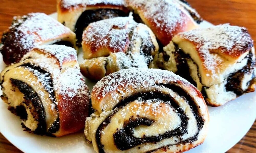 Рецепт идеального макового пирога к чаю: простое тесто и много начинки