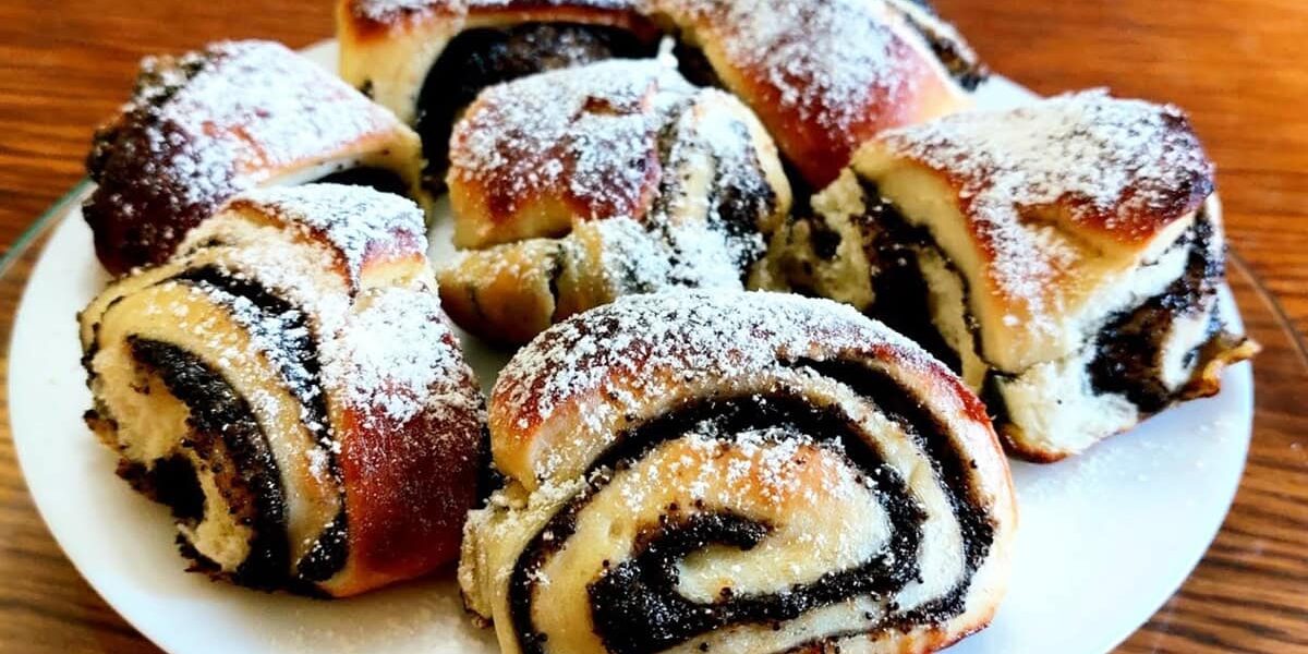 Рецепт идеального макового пирога к чаю: простое тесто и много начинки