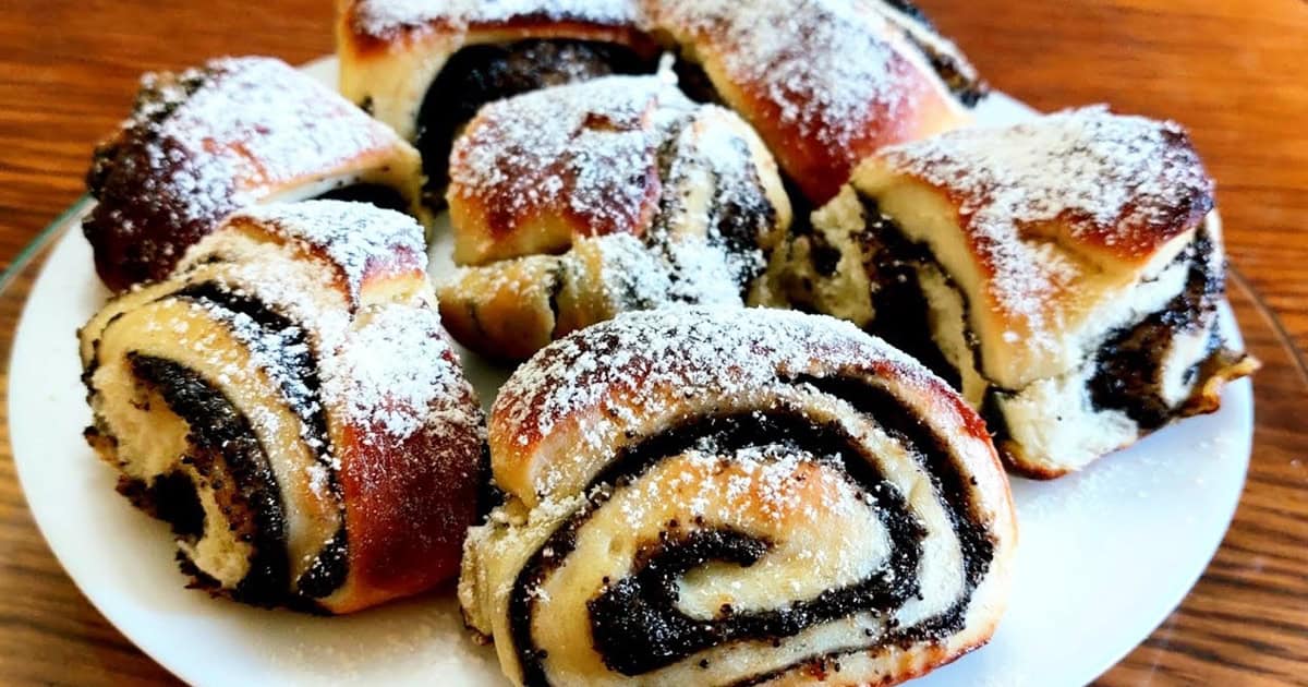 Рецепт идеального макового пирога к чаю: простое тесто и много начинки