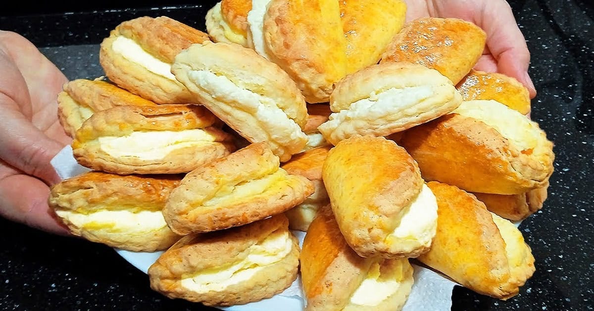 Пышные пирожки и пироги: простой рецепт для всей семьи, которые съедаются моментально