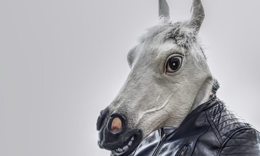 Как распознать неискреннего человека: признаки и советы психолога