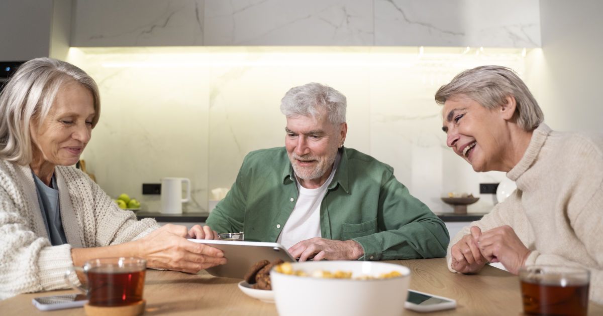 Чай для здоровья: какой вреден пожилым людям