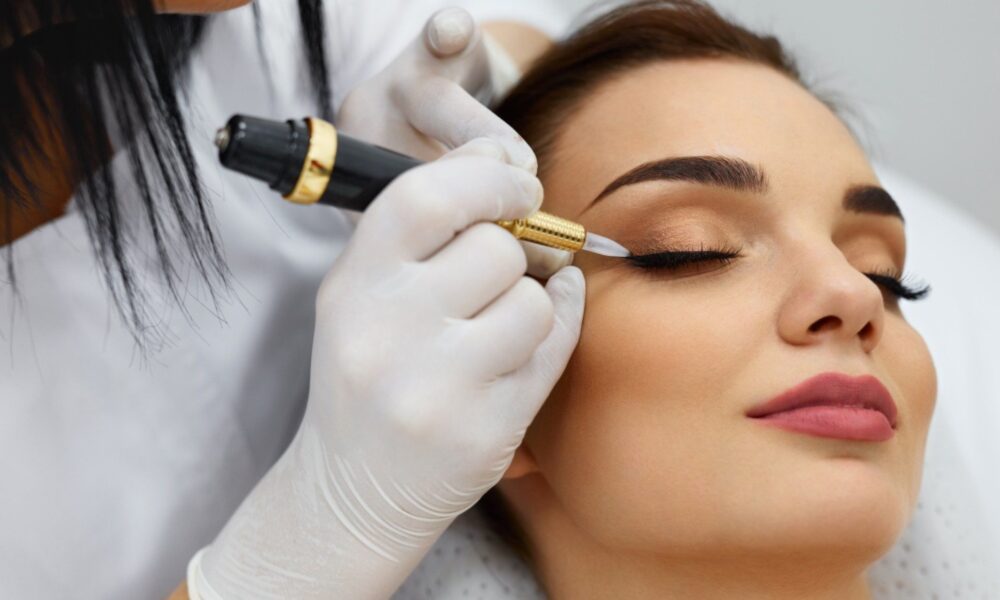 Перманентный макияж: стоит ли делать, плюсы и минусы