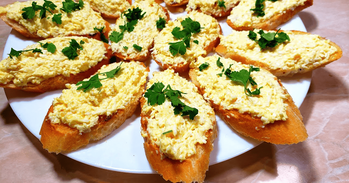 Секрет молодости: еврейская намазка для бутербродов – простой рецепт