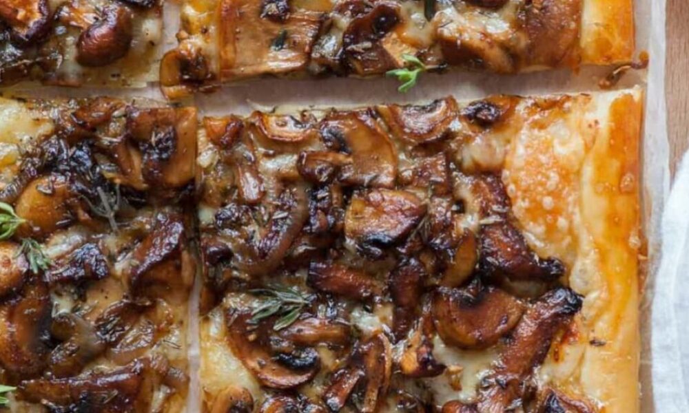 Пирог с грибами и луком: простой рецепт для уютного вечера