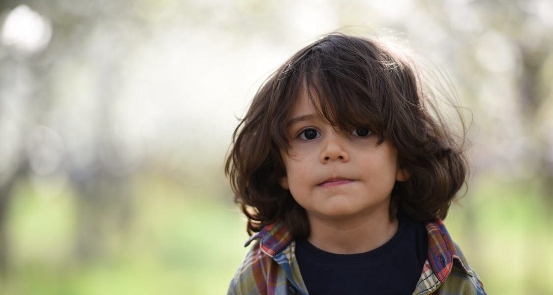 Ребенок скучает: причины и эффективные способы помощи