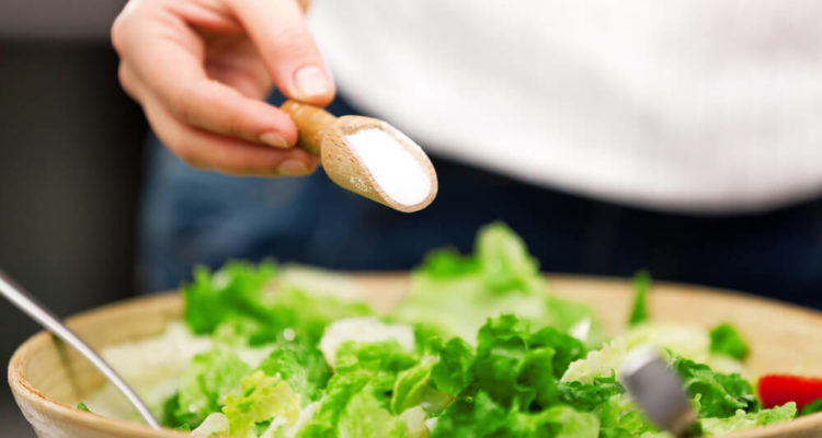 Соль: почему недостаток опасен для женского здоровья