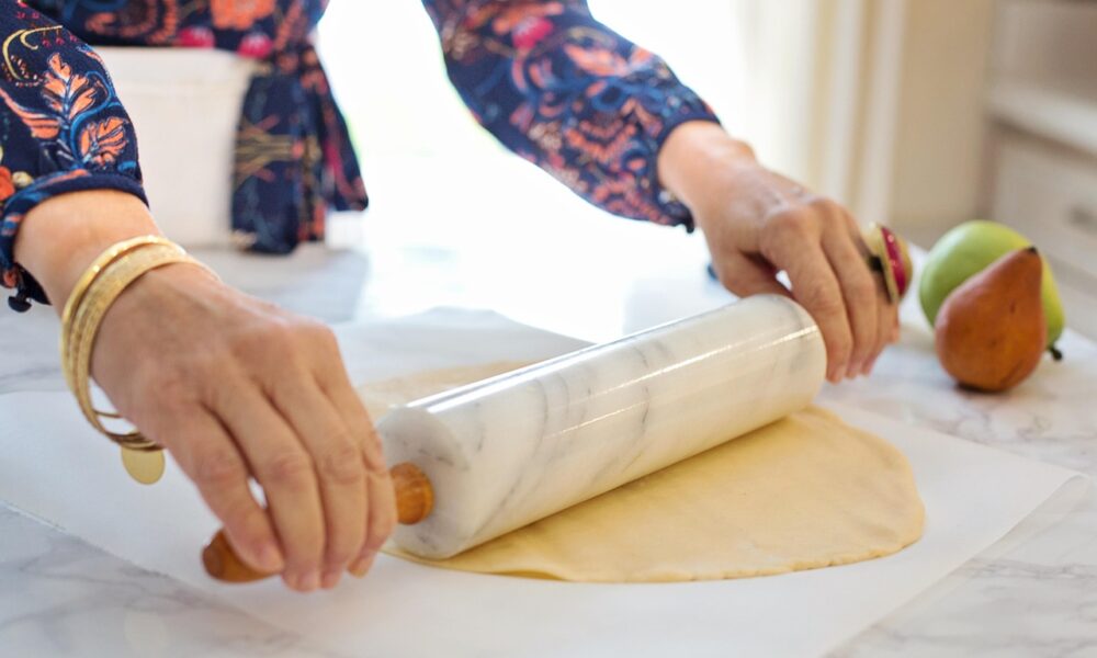 Image for: Рецепт вкусного фруктового пирога с черешней и персиками. Tags: пирог, выпечка, раскатка теста, благодарение,...