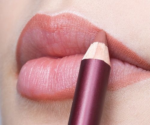 Помада и карандаш для губ: как выбрать идеальный и не переплатить