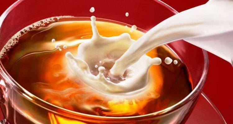 Чай с медом и молоком: почему это вредно для здоровья? Мнение диетолога