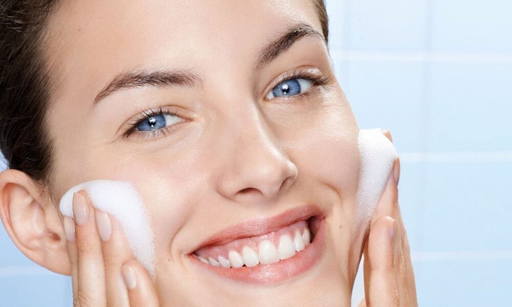 Уход за кожей лица зимой: советы и распространенные ошибки
