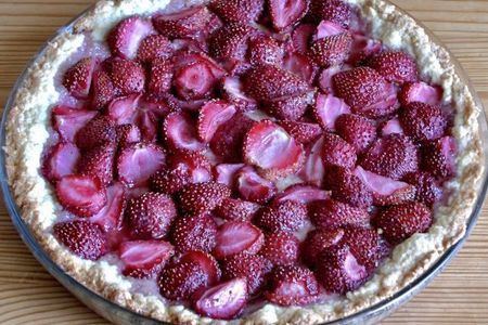 Рецепт клубничного пирога из песочного теста: просто и вкусно