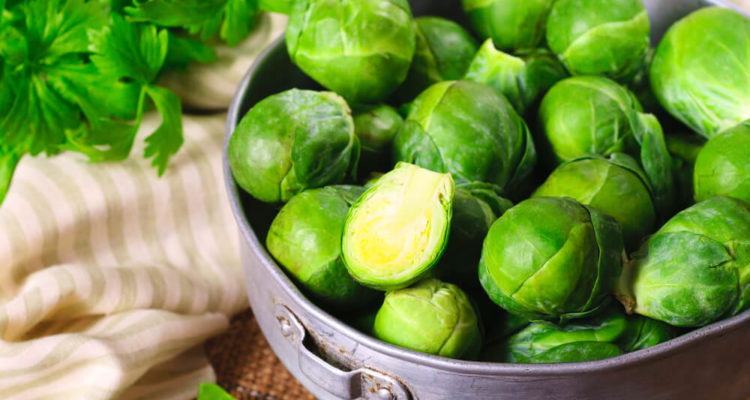Брюссельская капуста: польза для женского здоровья и красоты