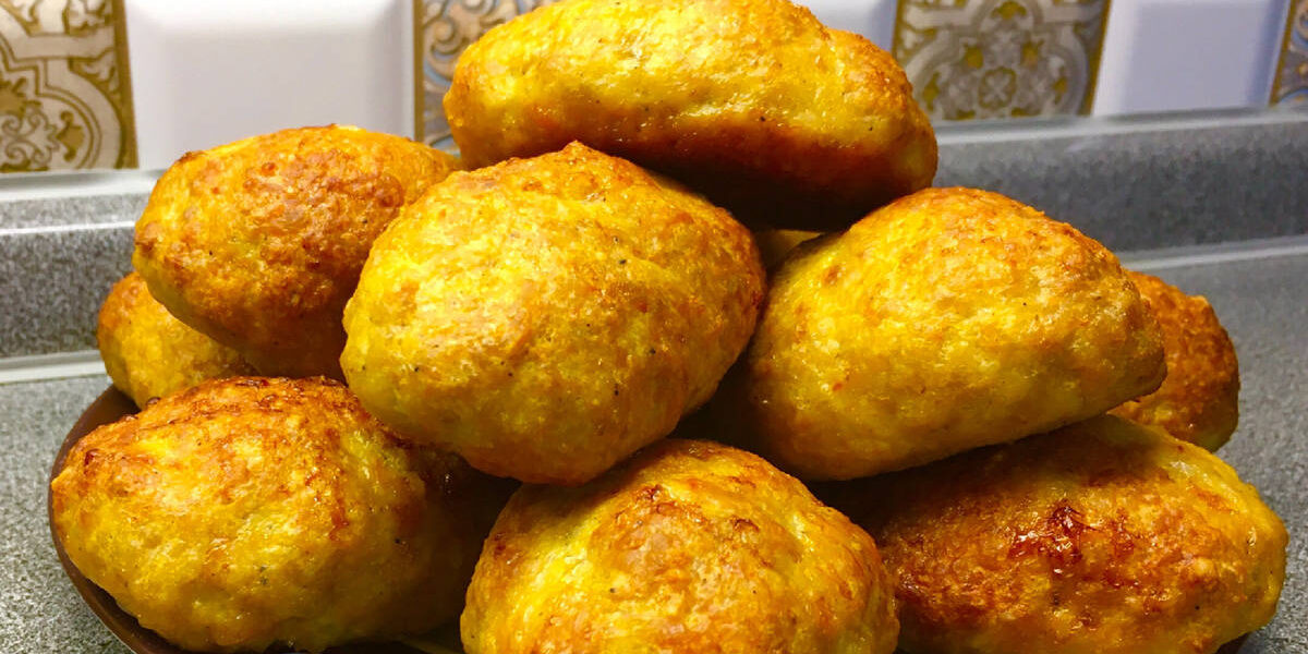 Сочные котлеты без яиц, хлеба и жарки: простой рецепт, который покорит всех