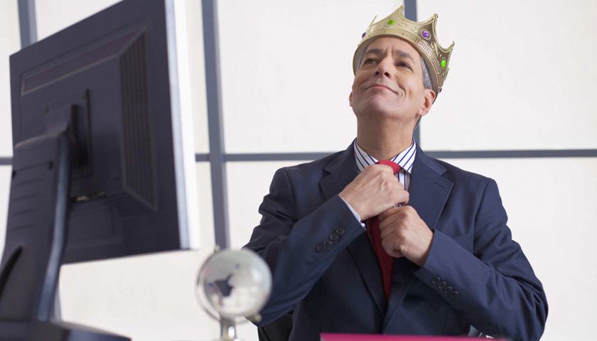 Как справиться с нарциссом: психология игнорирования и манипуляций