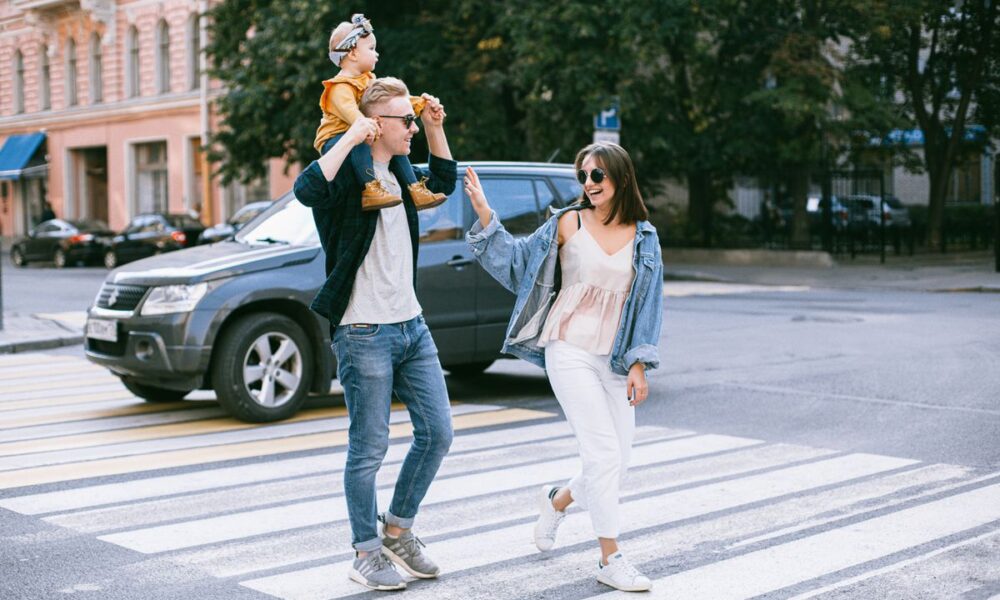 Как построить отношения с детьми партнера: советы психолога