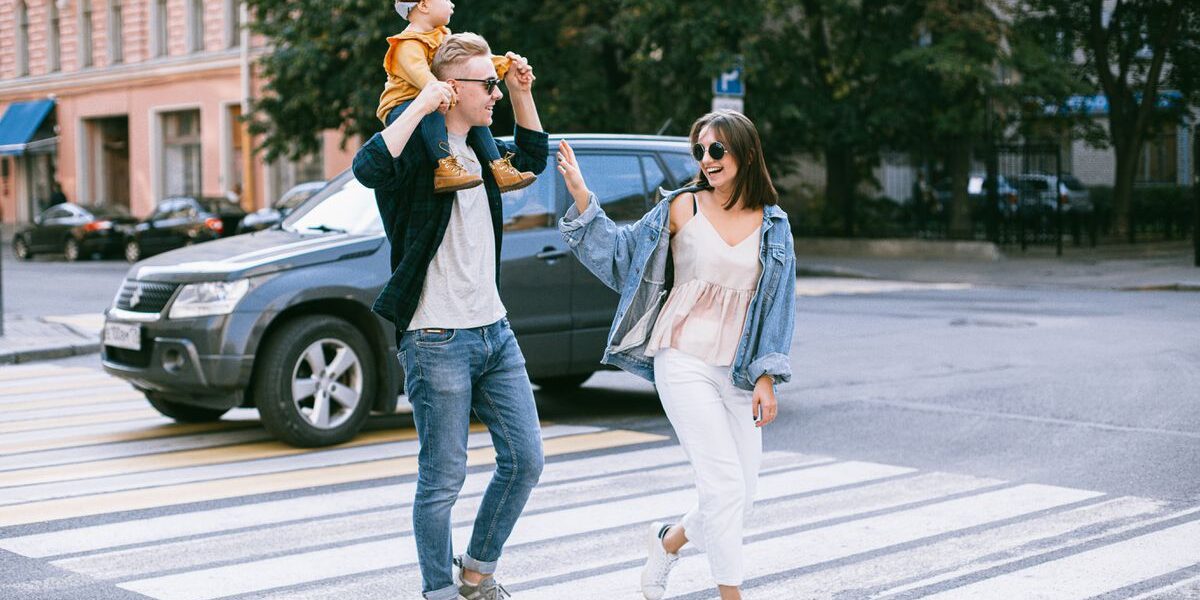 Как построить отношения с детьми партнера: советы психолога