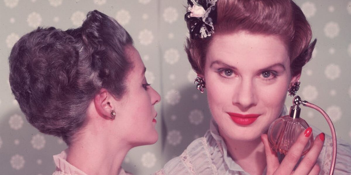 Ароматы вне возраста: как выбрать парфюм, который не старит