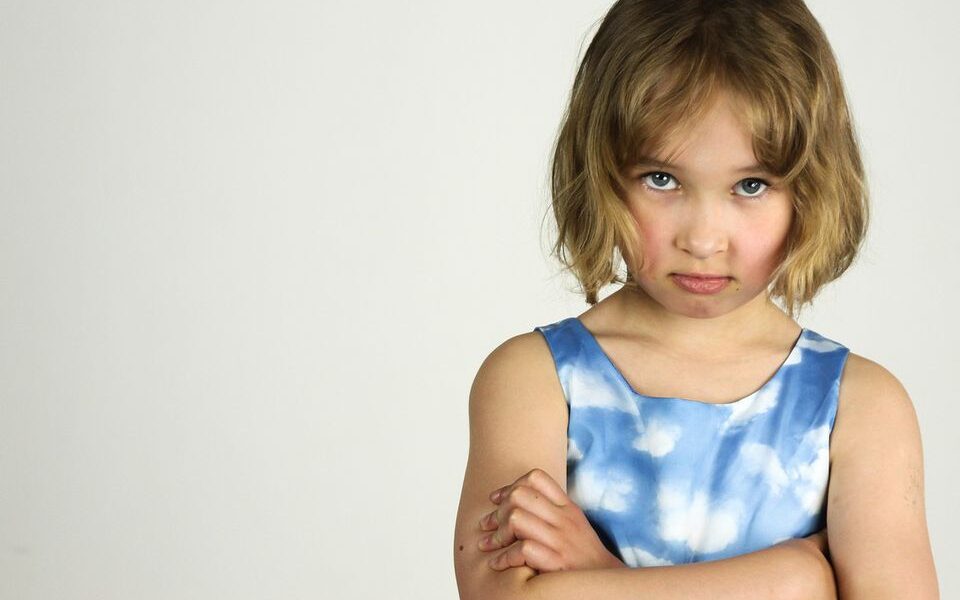 Тайные недоброжелатели: как распознать зависть и скрытую агрессию