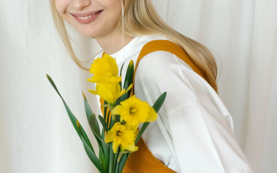 Как цвет одежды влияет на настроение: советы и выбор оттенков