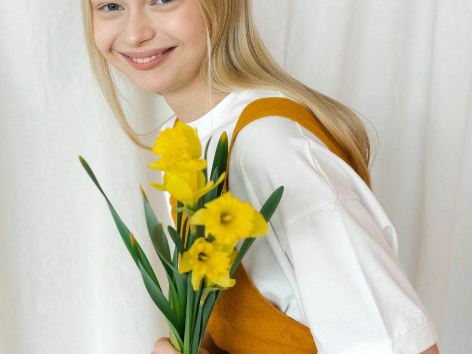 Как цвет одежды влияет на настроение: советы и выбор оттенков