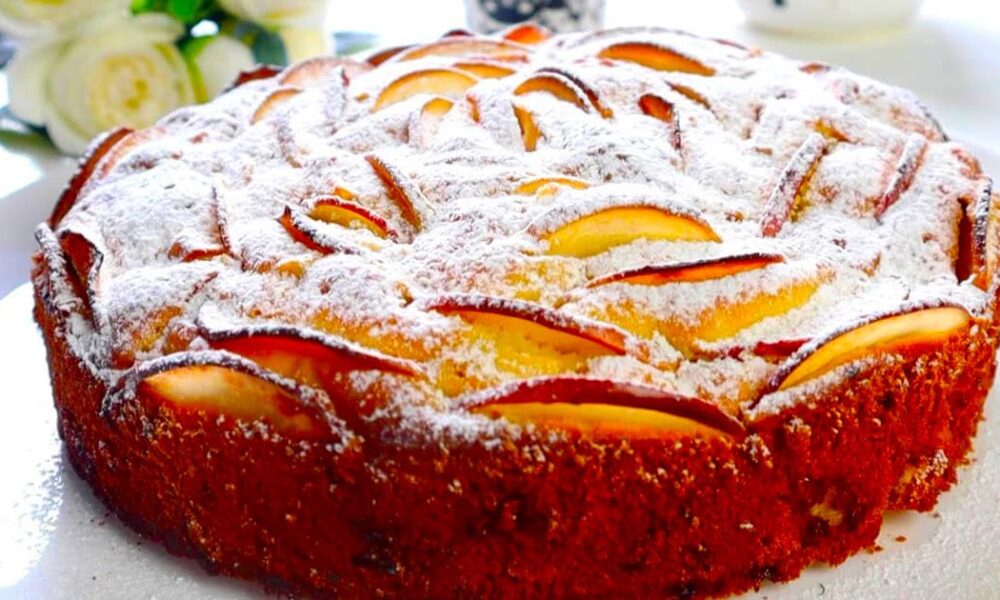 Новый рецепт шарлотки: добавьте один ингредиент и получите идеальный десерт!