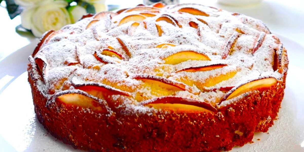 Новый рецепт шарлотки: добавьте один ингредиент и получите идеальный десерт!