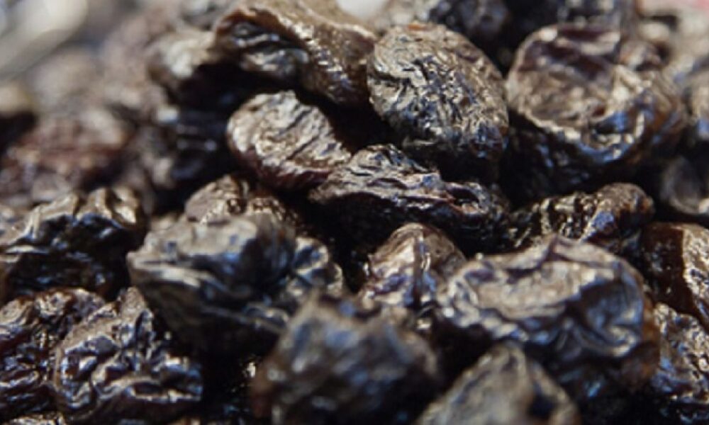 Чернослив для женского здоровья: польза, применение и рецепты