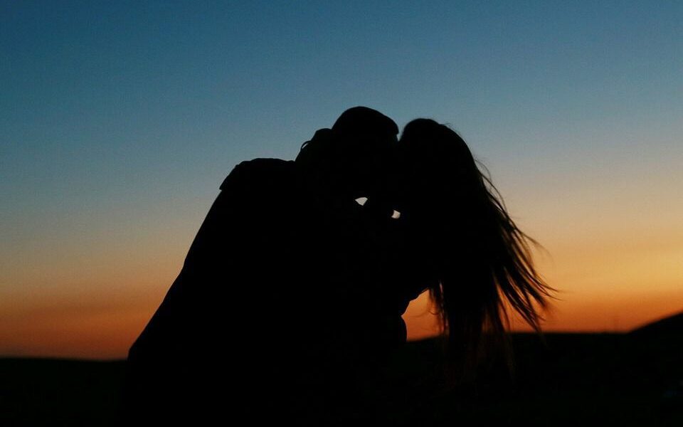 Признаки нездоровой любви: как распознать и что делать