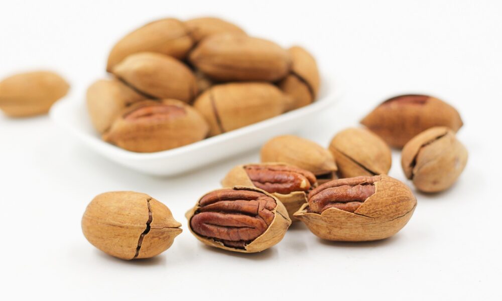 Image for: Вкусный салат из баклажанов с грецкими орехами: простой рецепт для женщин. Tags: пекан, орехи, треснутый, отк...